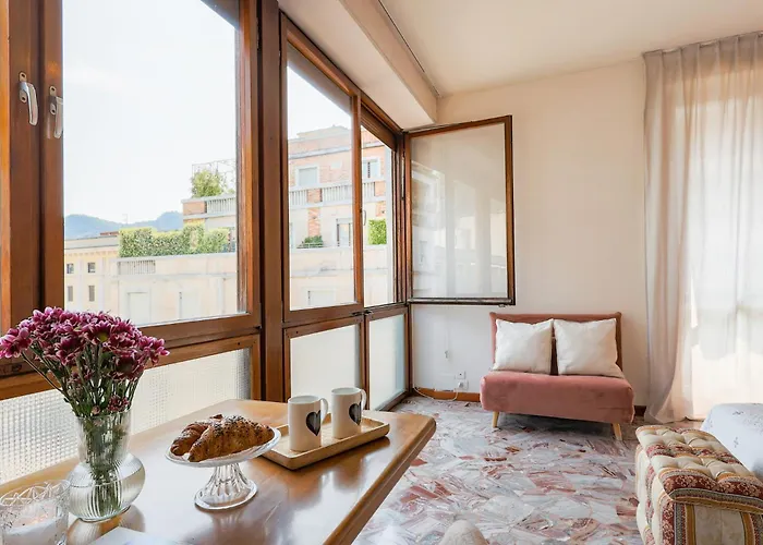 Apartman Piazza Cavour - By Myhomeincomo Como