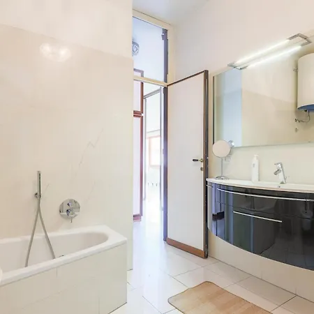 Piazza Cavour - By Myhomeincomo Apartman